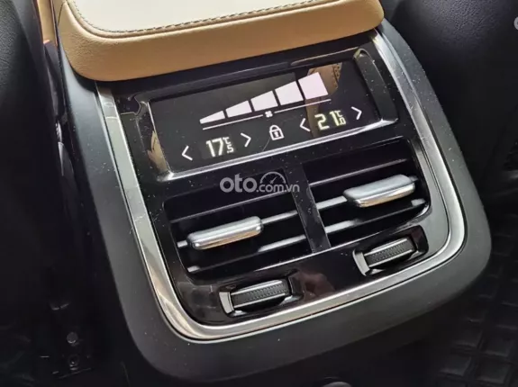 Volvo XC90 T8 Hybrid Recharge AWD 2021 - Xe an toàn nhất TG, full bảo dưỡng hãng