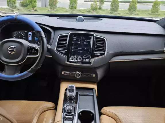 Volvo XC90 T8 Hybrid Recharge AWD 2021 - Xe an toàn nhất TG, full bảo dưỡng hãng
