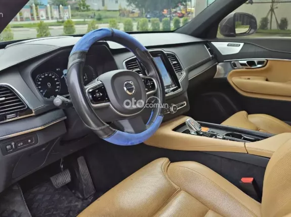 Volvo XC90 T8 Hybrid Recharge AWD 2021 - Xe an toàn nhất TG, full bảo dưỡng hãng