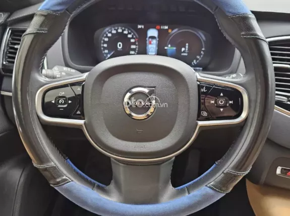 Volvo XC90 T8 Hybrid Recharge AWD 2021 - Xe an toàn nhất TG, full bảo dưỡng hãng
