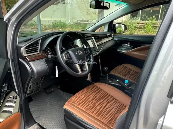 Toyota Innova 2.0G 2018 - Siêu siêu lướt, dành cho anh/chị thích xe ít đi và giá tốt