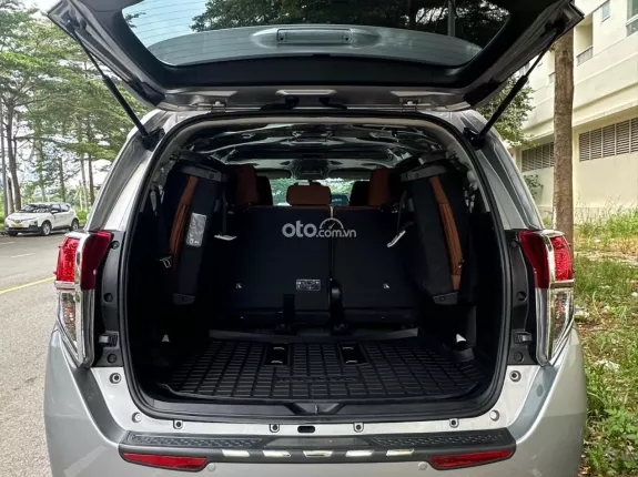 Toyota Innova 2.0G 2018 - Siêu siêu lướt, dành cho anh/chị thích xe ít đi và giá tốt