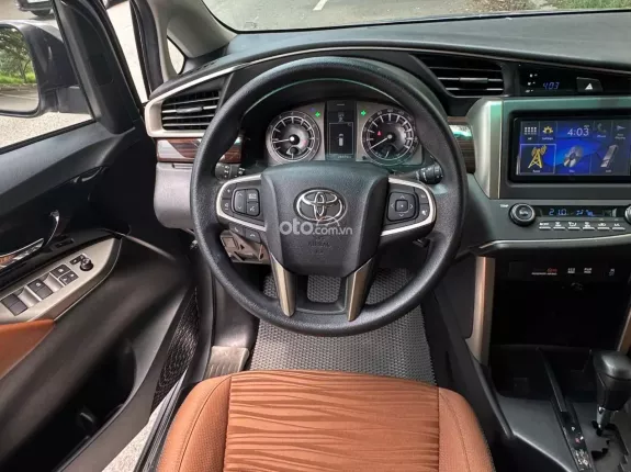 Toyota Innova 2.0G 2018 - Siêu siêu lướt, dành cho anh/chị thích xe ít đi và giá tốt
