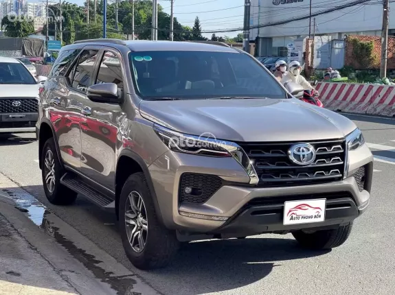 Toyota Fortuner 2021 - Động cơ dầu 2.4L số tự động đi được 4 vạn kilomet