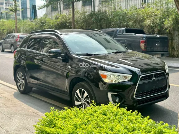 Mitsubishi Outlander Sport 2014 - Xe còn rất mới và đẹp, lốp sơ cua chưa hạ, option nhiều miên man, xe có cam kết bằng văn bản