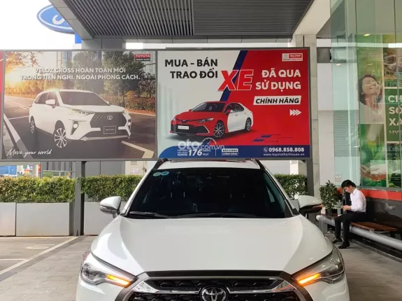 Toyota Corolla Cross 1.8 V  2022 - Chạy 1,6 vạn, giá thương lượng