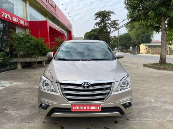 Toyota Innova 2.0E 2015 - 1 chủ từ đầu xe đẹp suất sắc, keo chỉ zin