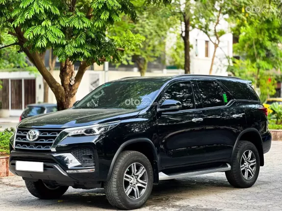 Toyota Fortuner 2022 - Giá 990tr