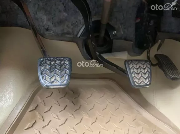 Toyota Innova 2015 - Xe đẹp, giá tốt, đủ hồ sơ giấy tờ sang tên ngay