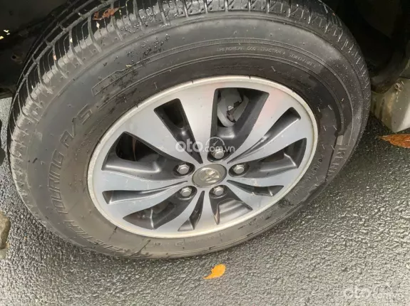 Toyota Innova 2015 - Xe đẹp, giá tốt, đủ hồ sơ giấy tờ sang tên ngay