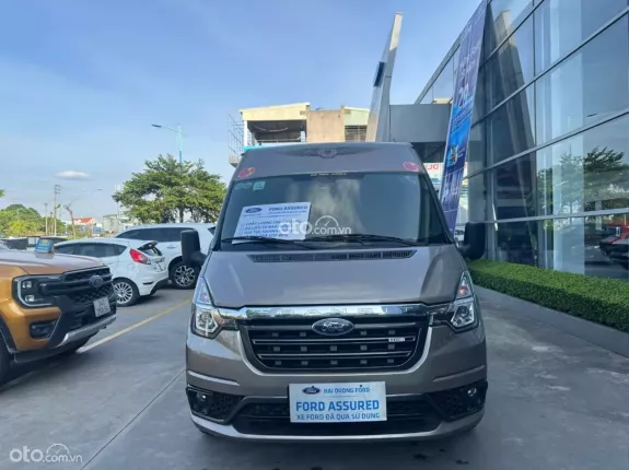 Ford Transit 2022 - Xe đẹp chạy ít, trang bị nhiều phụ kiện