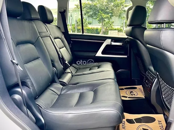 Toyota Land Cruiser VX 4.6 V8 2020 - Thương hiệu khẳng định vị thế