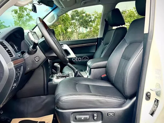 Toyota Land Cruiser VX 4.6 V8 2020 - Thương hiệu khẳng định vị thế