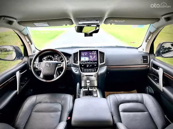 Toyota Land Cruiser VX 4.6 V8 2020 - Thương hiệu khẳng định vị thế