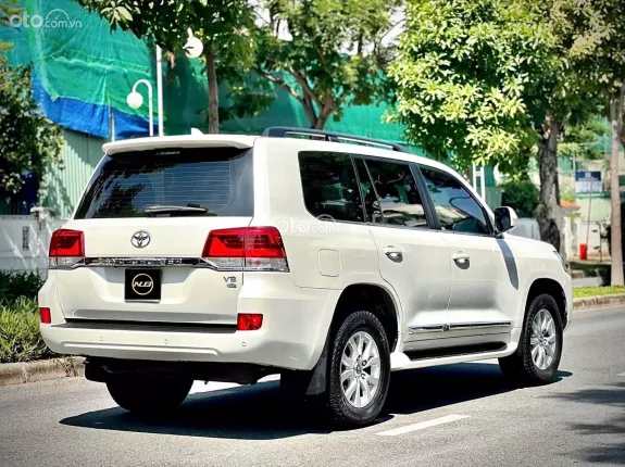 Toyota Land Cruiser VX 4.6 V8 2020 - Thương hiệu khẳng định vị thế