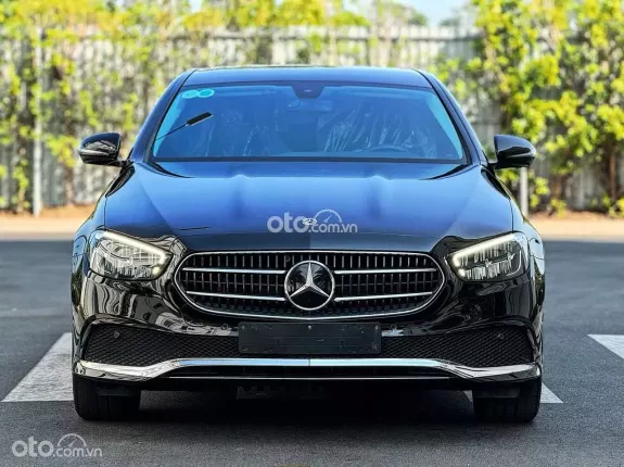 Mercedes-Benz E180 V1 2022 - Đưa trước 499tr lấy xe