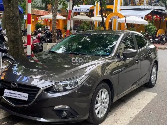 Mazda 3 1.5L Sedan 2016 - Đăng ký 2017 còn nguyên dàn lốp theo xe