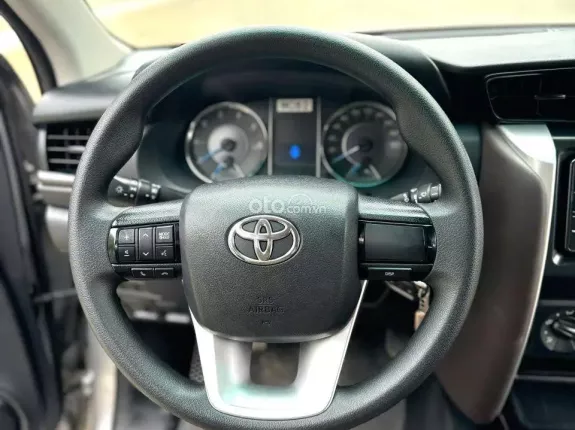 Toyota Fortuner 2.4 MT 4x2 2017 - Hỗ trợ sang tên, hỗ trợ bank cho khách hàng