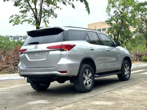 Toyota Fortuner 2.4 MT 4x2 2017 - Hỗ trợ sang tên, hỗ trợ bank cho khách hàng