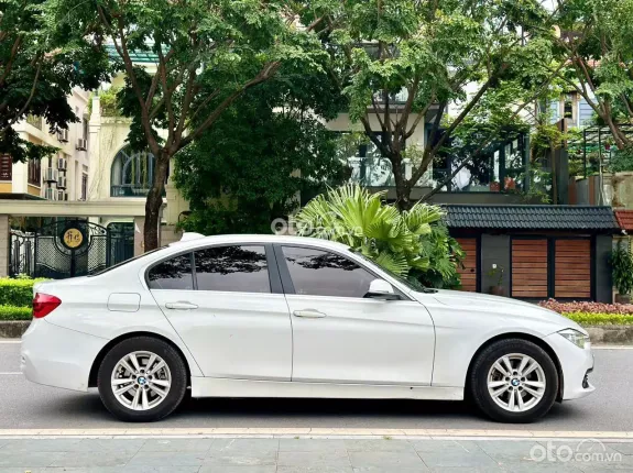 BMW 520i 2015 - Xe đẹp, siêu lướt, model 2016, giá tốt sang tên ngay