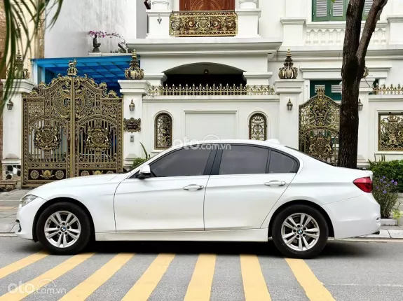 BMW 520i 2015 - Xe đẹp, siêu lướt, model 2016, giá tốt sang tên ngay