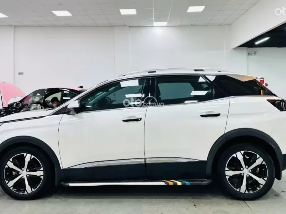 Peugeot 3008 2018 - Xe gia đình, gầm cao, thiết kế đẹp