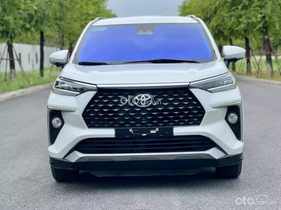 Toyota Veloz Cross 2022 - Cập bến sẵn 1 em màu trắng, nước sơn zin nội thất còn đẹp