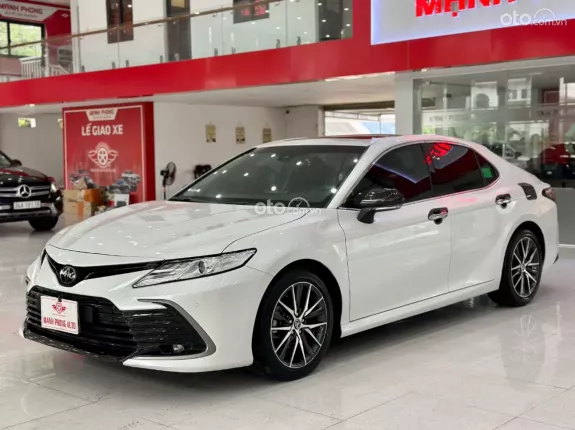 Toyota Camry 2.0Q 2022 - 1 tỷ 050 triệu