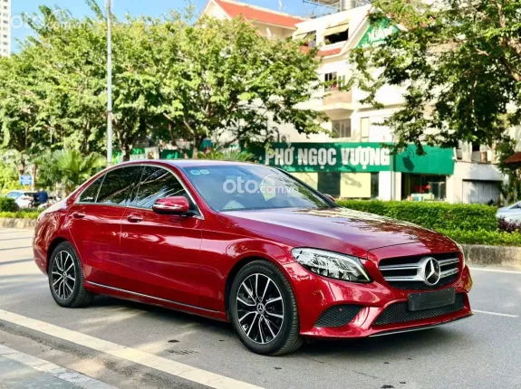 Mercedes-Benz C200 2019 - Đủ hồ sơ giấy tờ sang tên ngay, xe đẹp