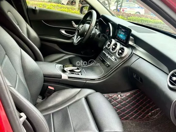 Mercedes-Benz C200 2019 - Đủ hồ sơ giấy tờ sang tên ngay, xe đẹp