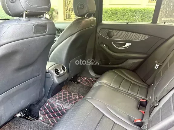 Mercedes-Benz C200 2019 - Đủ hồ sơ giấy tờ sang tên ngay, xe đẹp