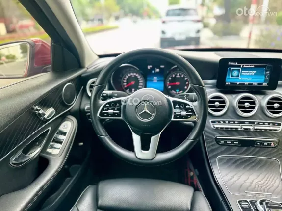 Mercedes-Benz C200 2019 - Đủ hồ sơ giấy tờ sang tên ngay, xe đẹp