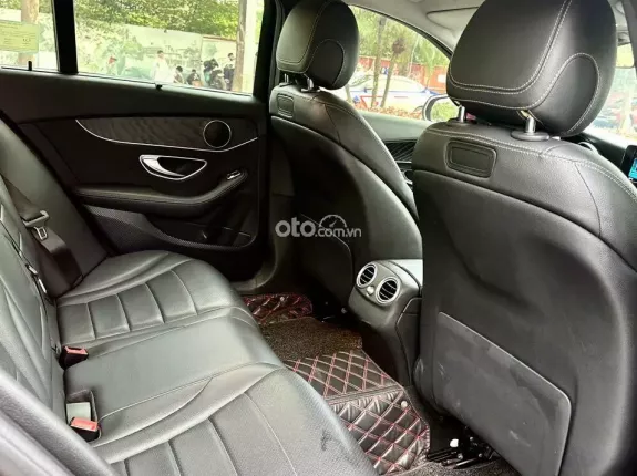 Mercedes-Benz C200 2019 - Đủ hồ sơ giấy tờ sang tên ngay, xe đẹp