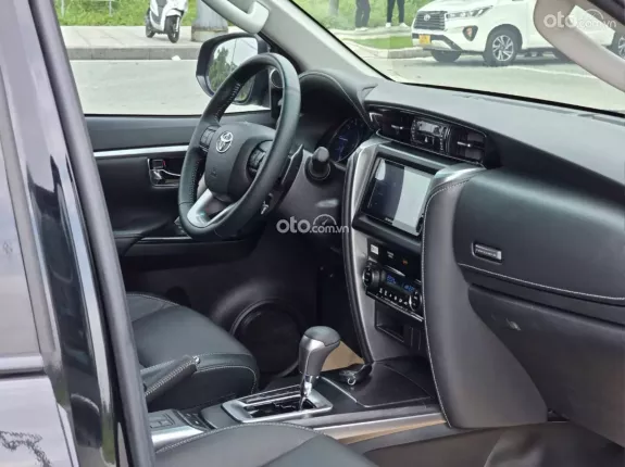 Toyota Fortuner 2.4G 4x2 AT  2022 - Siêu đẹp
