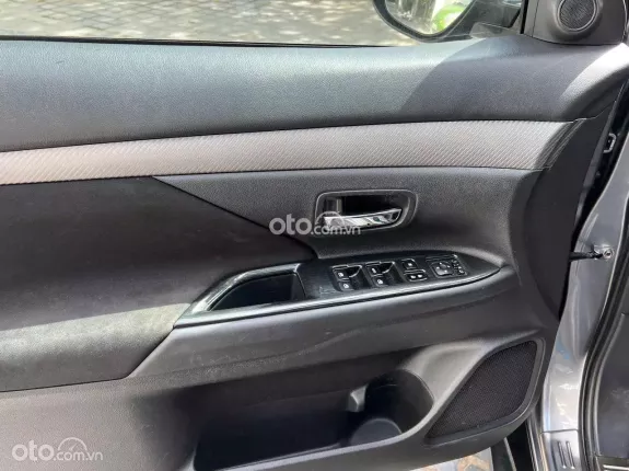 Mitsubishi Outlander 2.0 CVT 2019 - MITSUBISHI OUTLANDER 2.0AT sx - đời 2019
