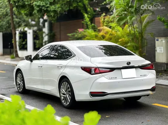 Lexus ES 250 2022 - Giá 2 tỷ 360tr