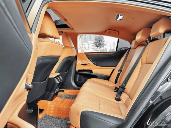 Lexus ES 250 2022 - Giá 2 tỷ 360tr