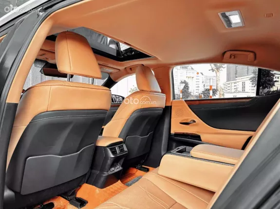 Lexus ES 250 2022 - Giá 2 tỷ 360tr