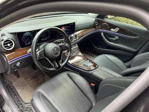 Mercedes-Benz E200 Exclusive 2021 - Giá 1 tỷ 699tr