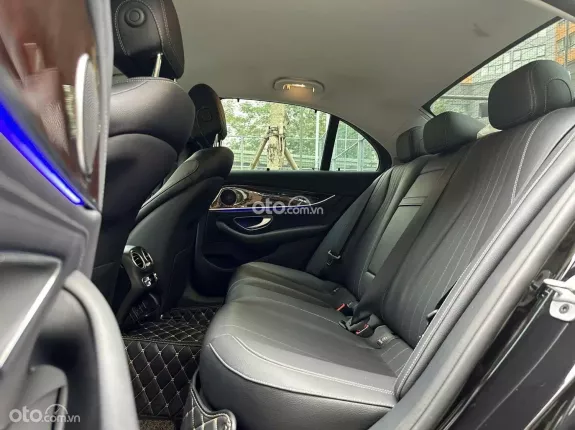 Mercedes-Benz E200 Exclusive 2021 - Giá 1 tỷ 699tr