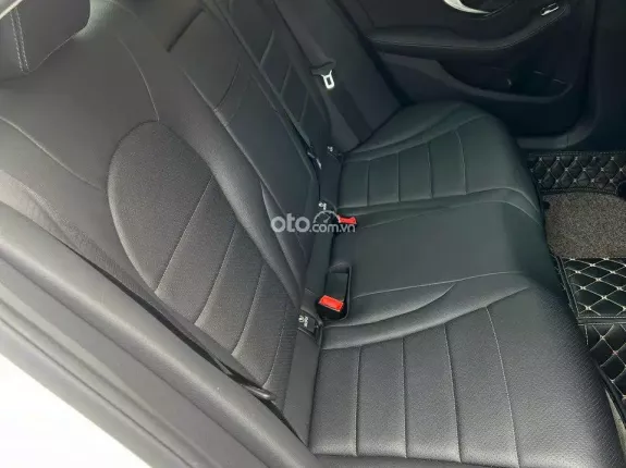 Mercedes-Benz C180 2020 - Giá 919tr