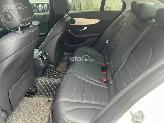 Mercedes-Benz C180 2020 - Giá 919tr