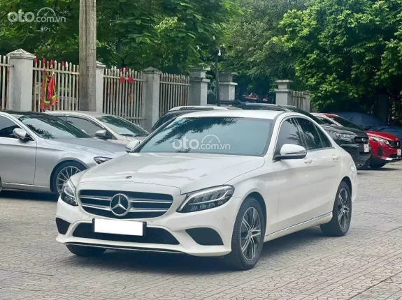Mercedes-Benz C180 2020 - Giá 919tr