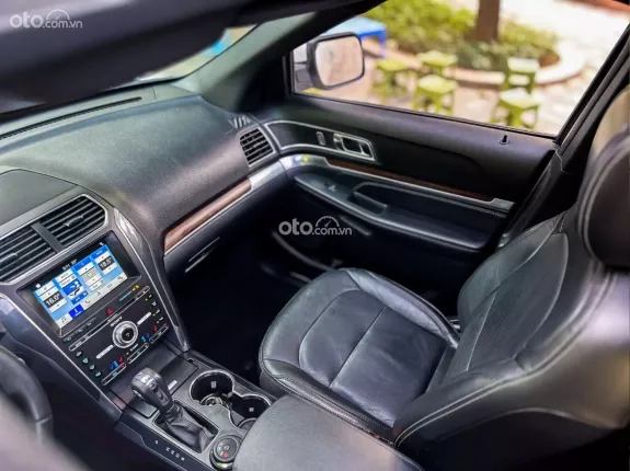 Ford Explorer 2.3L Ecoboost 2018 - Giá 1 tỷ 68tr