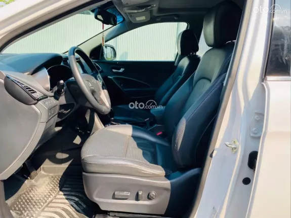 Hyundai Santa Fe 2.4L Xăng Cao cấp 2015 - Xe đẹp, trang bị nhiều option cao cấp, giá tốt sang tên ngay
