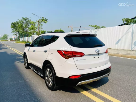 Hyundai Santa Fe 2.4L Xăng Cao cấp 2015 - Xe đẹp, trang bị nhiều option cao cấp, giá tốt sang tên ngay
