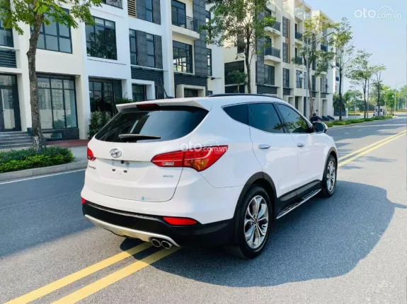 Hyundai Santa Fe 2.4L Xăng Cao cấp 2015 - Xe đẹp, trang bị nhiều option cao cấp, giá tốt sang tên ngay