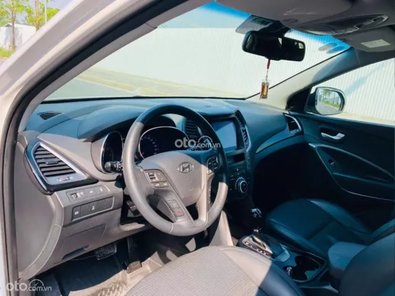 Hyundai Santa Fe 2.4L Xăng Cao cấp 2015 - Xe đẹp, trang bị nhiều option cao cấp, giá tốt sang tên ngay