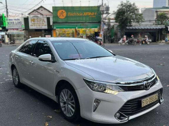 Toyota Camry 2.0E 2018 - Odo chuẩn 3v full lịch sử hãng 4 vỏ theo xe giá còn thương lượng