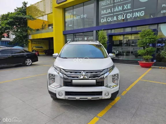 Mitsubishi Xpander Cross 1.5 AT 2020 - Sẵn nhiều đồ chơi, xe biển trắng